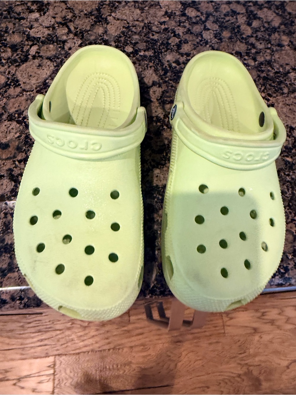 Crocs Classic Clog in Neon Yellow-Green